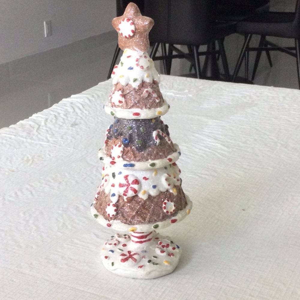 Festive Christmas Tree Decoration